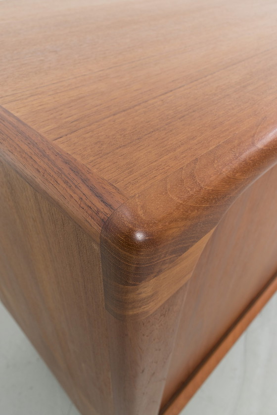 Image 1 of Dyrlund dressoir