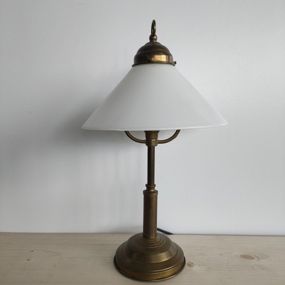 Image 1 of Messing Tafellamp Bureaulamp Frans Met Opaline Kap 