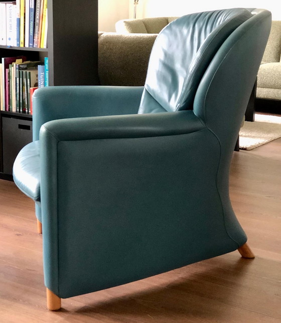 Image 1 of 2x Leolux Excallibur fauteuils  + hocker