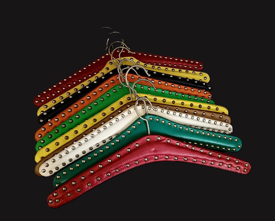 Image 1 of Tien Vijftiger Jaren Kleerhangers Met Noppen 