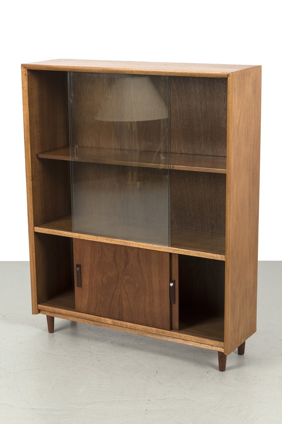 Image 1 of Vintage Engelse boekenkast met vitrine