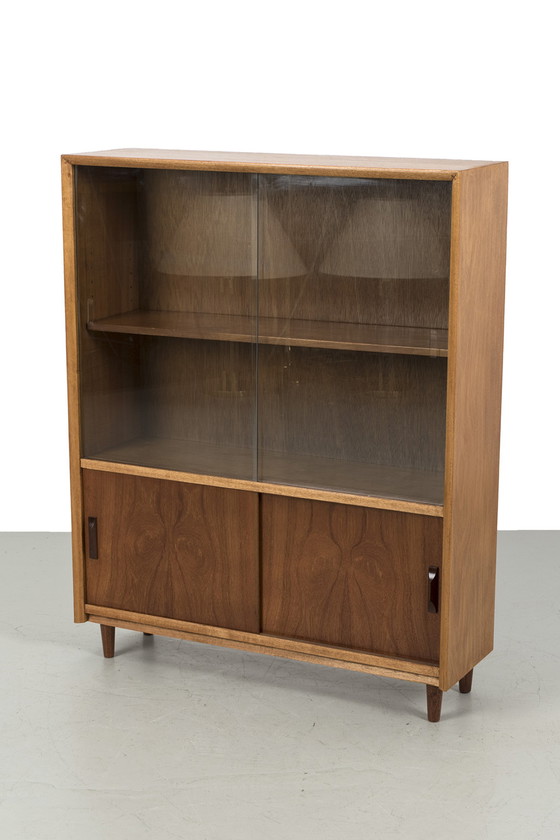 Image 1 of Vintage Engelse boekenkast met vitrine