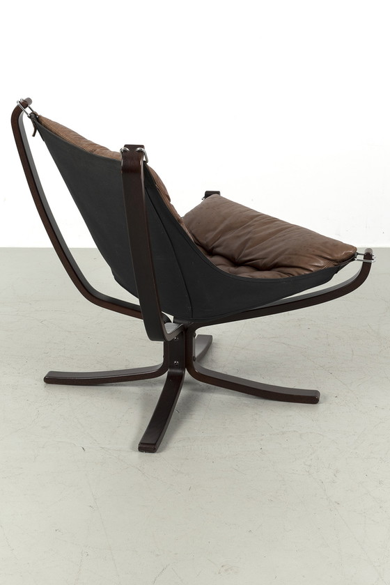 Image 1 of 2x vintage ‘Falcon’ fauteuils