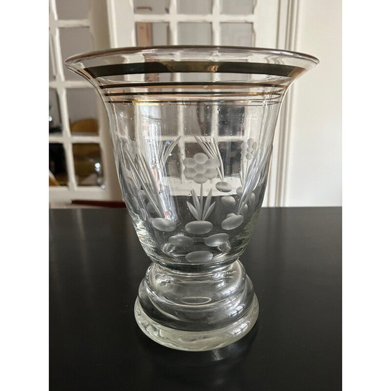 Image 1 of Vintage gegraveerde glazen vaas met gouden kraag, 1950