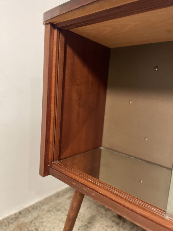 Image 1 of Likeur- en tv-meubel met spiegelvoet en achtergrondverlichting / Vintage