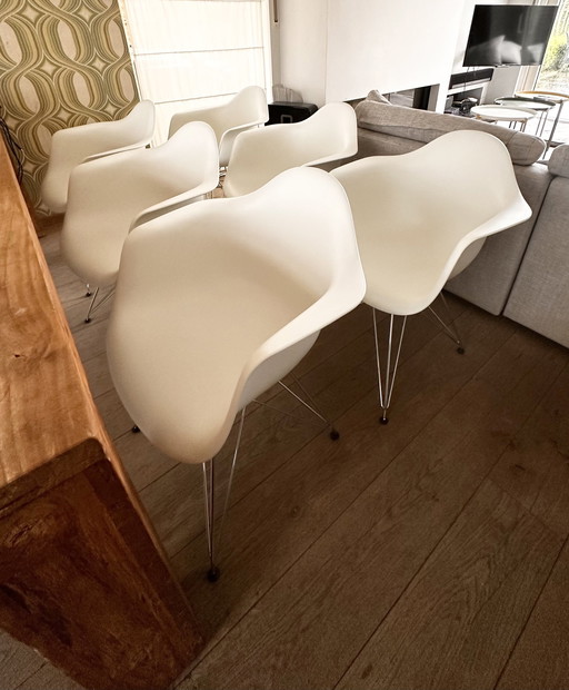 6 X Vitra Eames Dar Eetkamerstoelen inclusief Parkhouse zitkussens