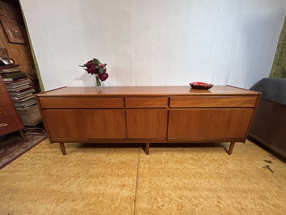 Image 1 of Mid Century Retro Vintage Teak Lang Dressoir Door William Lawrence 1960