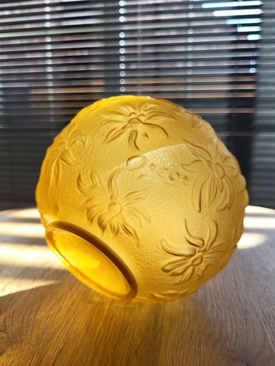 Image 1 of Art deco vaas in frosted persglas met floraal decor, Amber kleur, OREOR, Frankrijk, 1930