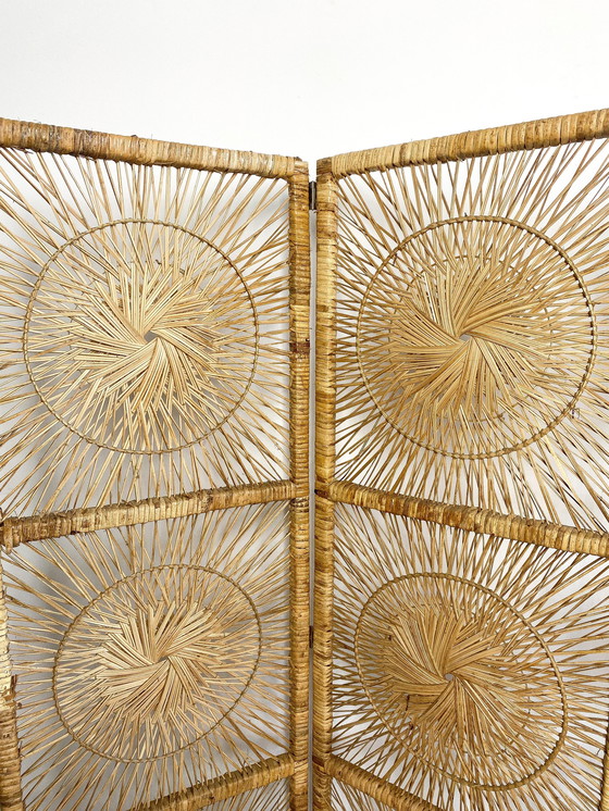 Image 1 of Vintage Rotan Sunburst Kamerscherm