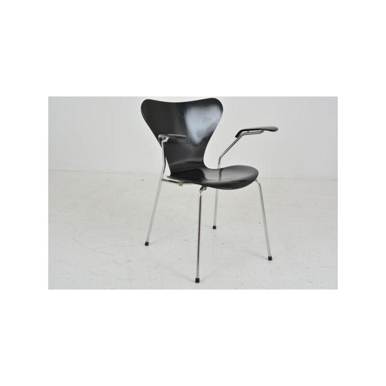 Image 1 of Vintage stoel met armen van Arne Jacobsen voor Fritz Hansen