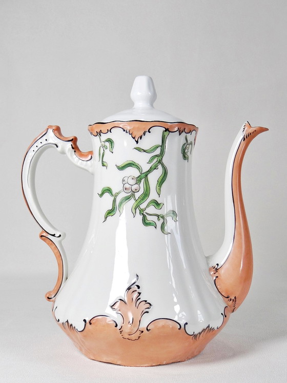 Image 1 of Grote handbeschilderde theepot/koffiepot in Limoges met maretak in de zeldzame art nouveau stijl