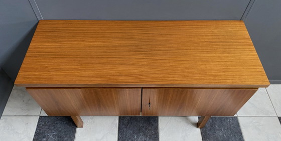 Image 1 of Teak 2-deurs dressoir 1970