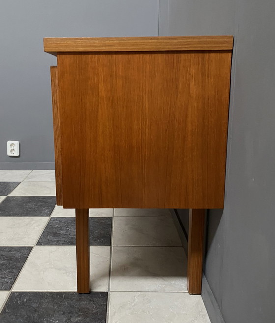 Image 1 of Teak 2-deurs dressoir 1970