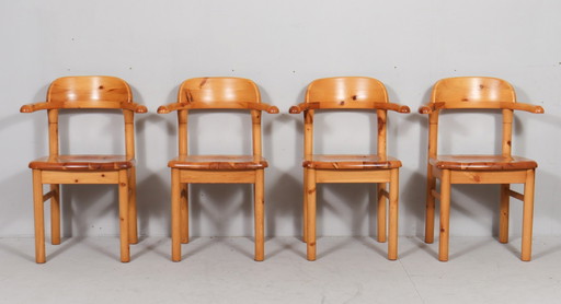 4 stoelen / eetkamerstoelen in de stijl van Rainer Daumiller, grenen, jaren 1970