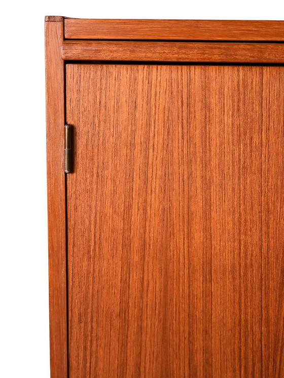 Image 1 of Scandinavisch dressoir met uitschuifblad