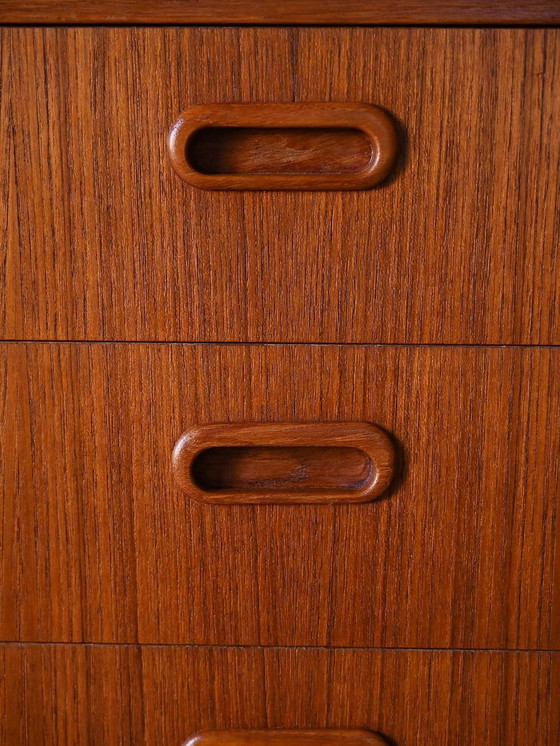 Image 1 of Scandinavisch dressoir met uitschuifblad