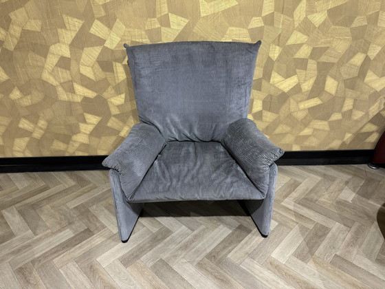 Image 1 of Maralunga lounge chair van Vico Magistretti voor Cassina