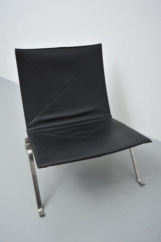 Image 1 of Poul Kjærholm Pk22 Fauteuil In Zwart Voor Fritz Hansen 1950