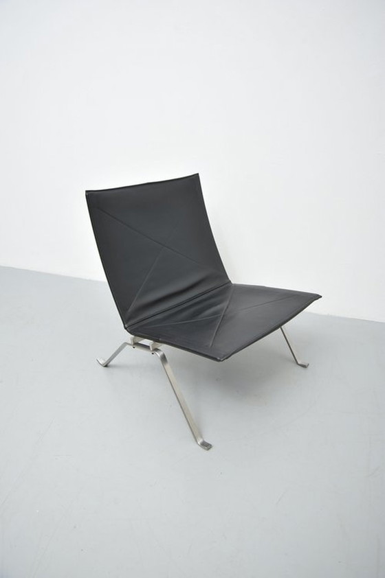 Image 1 of Poul Kjærholm Pk22 Fauteuil In Zwart Voor Fritz Hansen 1950