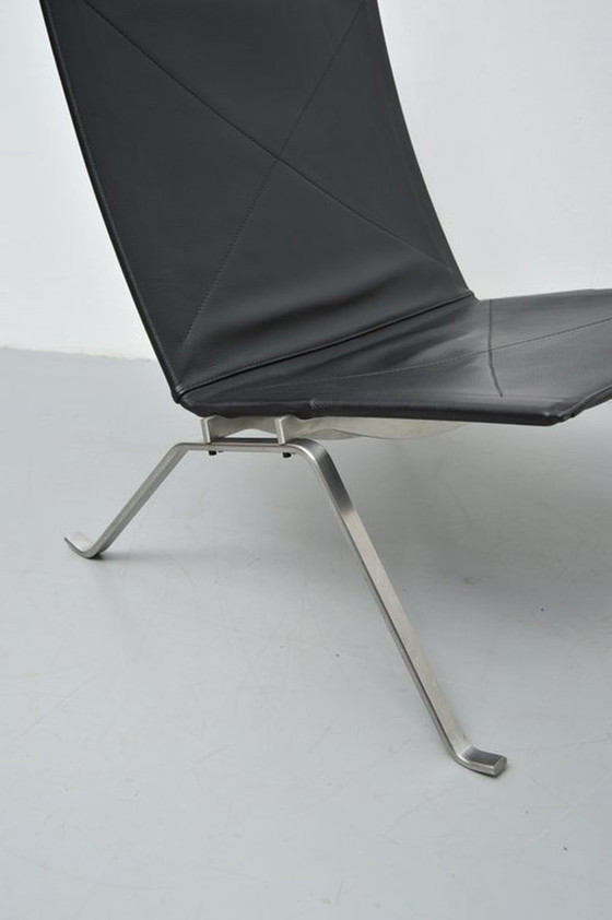 Image 1 of Poul Kjærholm Pk22 Fauteuil In Zwart Voor Fritz Hansen 1950