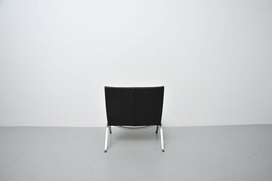 Image 1 of Poul Kjærholm Pk22 Fauteuil In Zwart Voor Fritz Hansen 1950