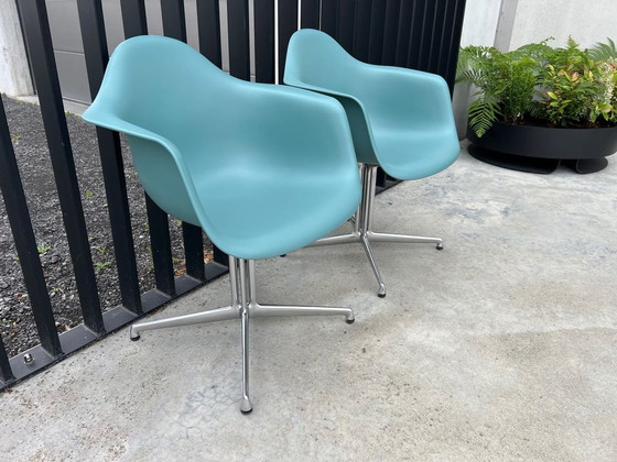 Image 1 of 2X Vitra Eames Dal La Fonda Stoel