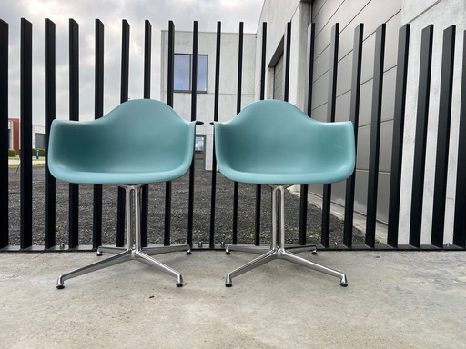 2X Vitra Eames Dal La Fonda Stoel