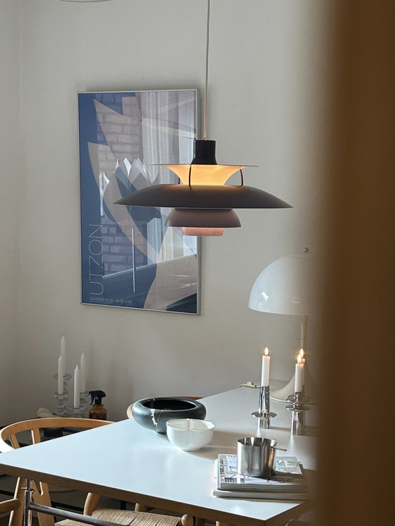 Image 1 of Louis Poulsen Ph5 Ontwerp Poul Henningsen Paars