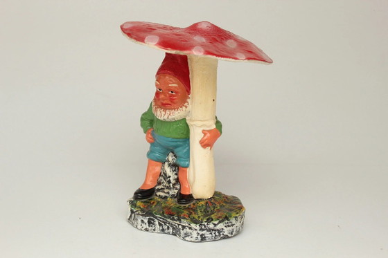 Image 1 of Kabouter / Tuinkabouter onder vliegenzwam Antiek, Hermann Sauerbrey