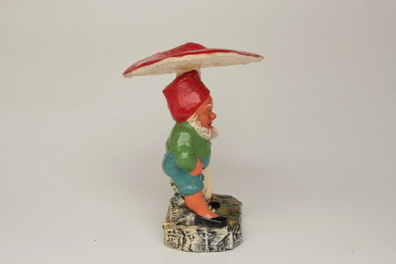 Image 1 of Kabouter / Tuinkabouter onder vliegenzwam Antiek, Hermann Sauerbrey