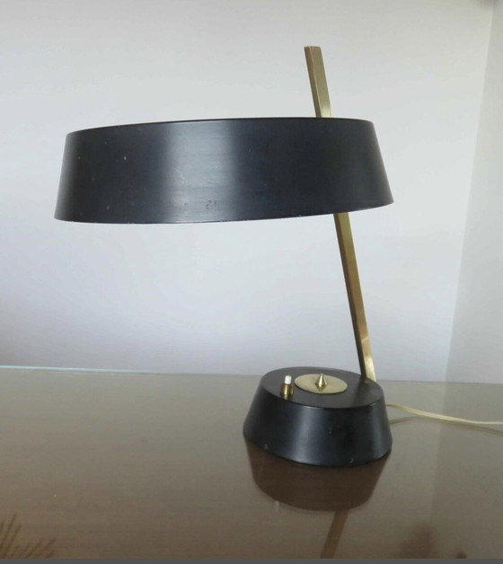 Image 1 of Messing en zwart gelakt metalen "schotel" lamp in Stilux stijl, Mid Century jaren 1950-1960