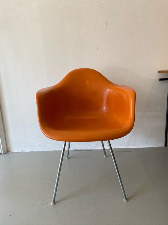 Image 1 of Eames/HermanMiller Rood Oranje DAG