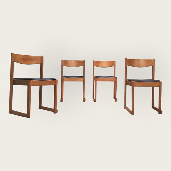 Image 1 of Vier vintage stoelen