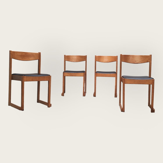 Image 1 of Vier vintage stoelen