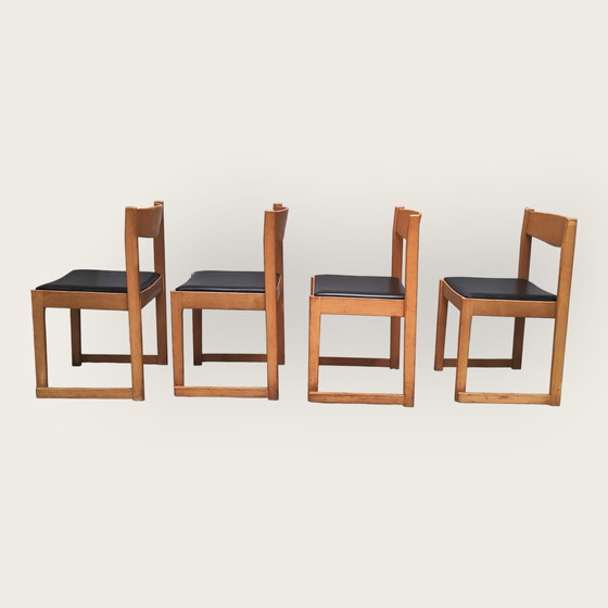 Image 1 of Vier vintage stoelen