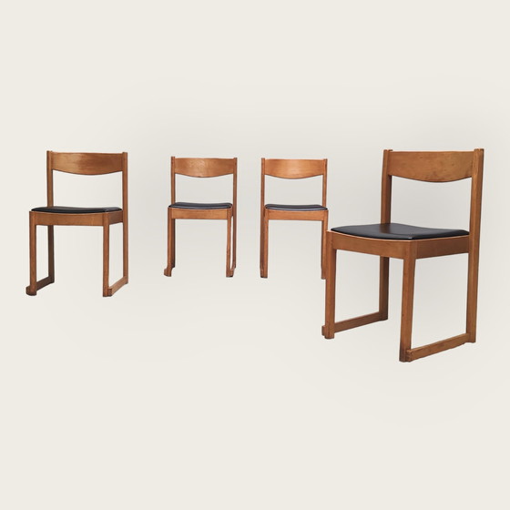 Image 1 of Vier vintage stoelen