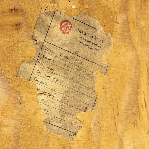 Vintage eiken en zwart glazen salontafel door Cesky Nabytek, Tsjechië 1960