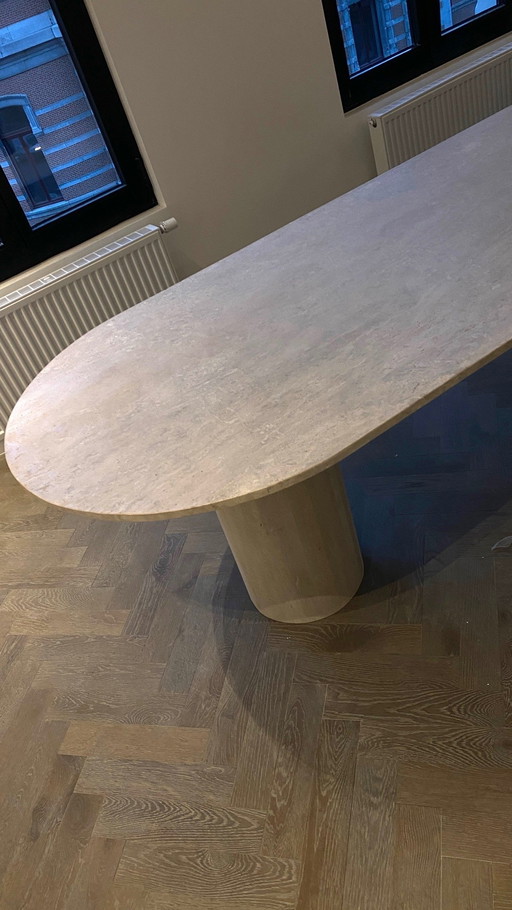 Travertin Eettafel