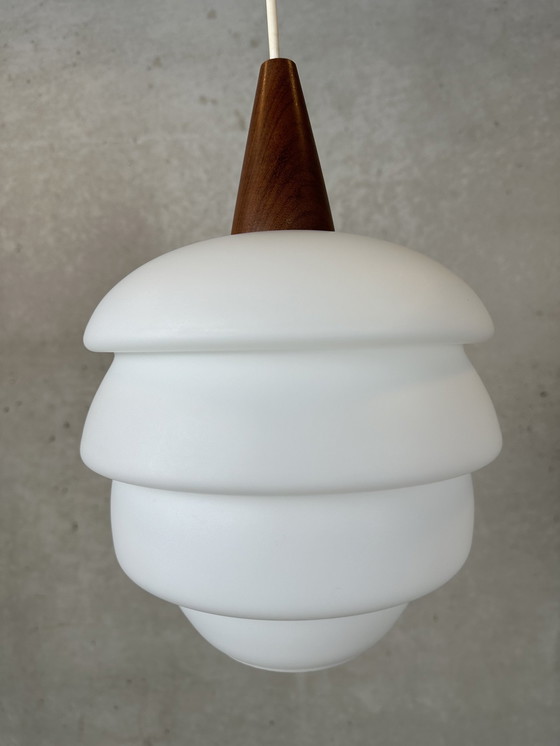 Image 1 of Vintage Hanglamp - Teak En Opaline 