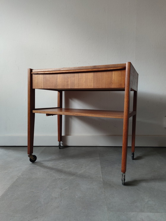 Image 1 of Vintage Deense bijzettafel/trolley in teak