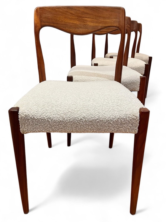 Image 1 of 4x Vintage Deense Eetkamerstoelen teak / bouclé