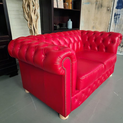 Brighton 2-Zits Classic Chesterfield Bank – Rood, Leer