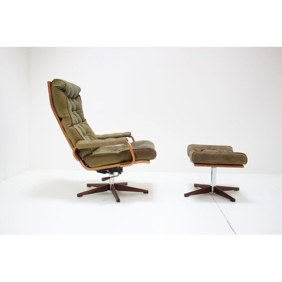 Image 1 of Vintage fauteuil met leren voetensteun Zweden
