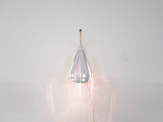 Image 1 of Witte Werner Schou wandlamp