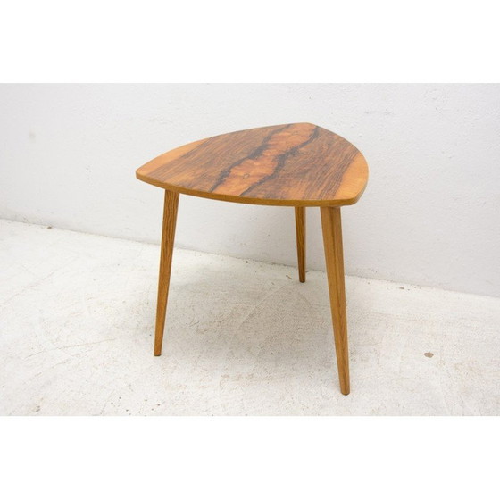 Image 1 of Vintage bijzettafel in walnoot, Tsjecho-Slowakije 1970