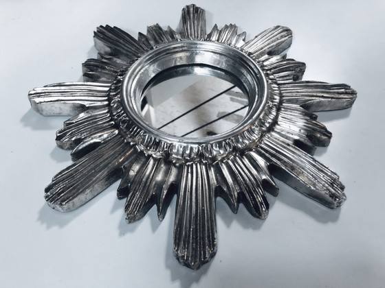 Image 1 of Muurzonnespiegel - Groot model - Gesneden hout - Zilver - 1960-70
