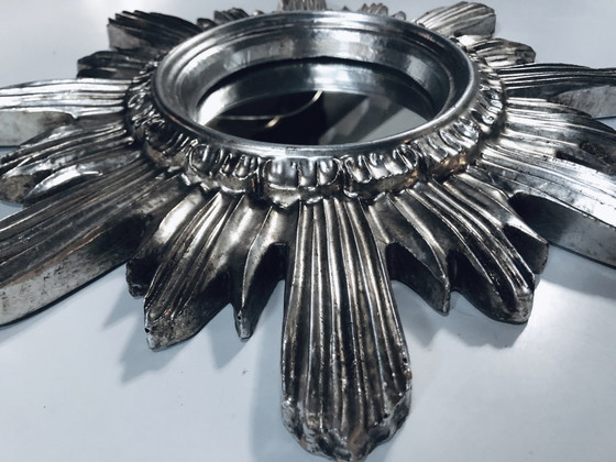 Image 1 of Muurzonnespiegel - Groot model - Gesneden hout - Zilver - 1960-70