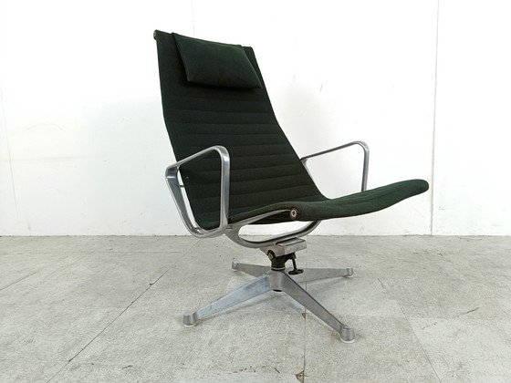 Image 1 of Charles & Ray Eames EA124 Loungestoel in zwarte stof, jaren 70