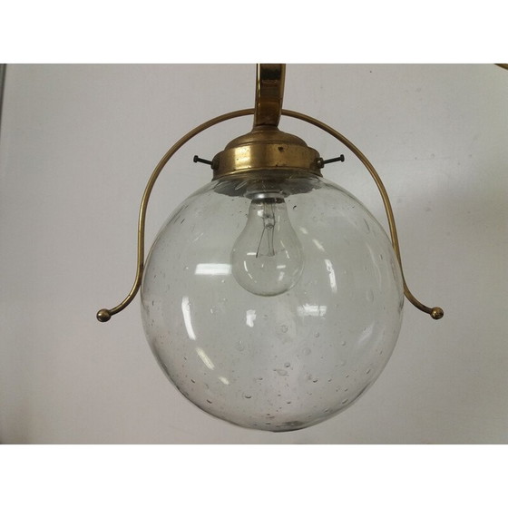 Image 1 of Vintage messing kroonluchter met 4 ronde transparante lampenkappen, Tsjecho-Slowakije 1940