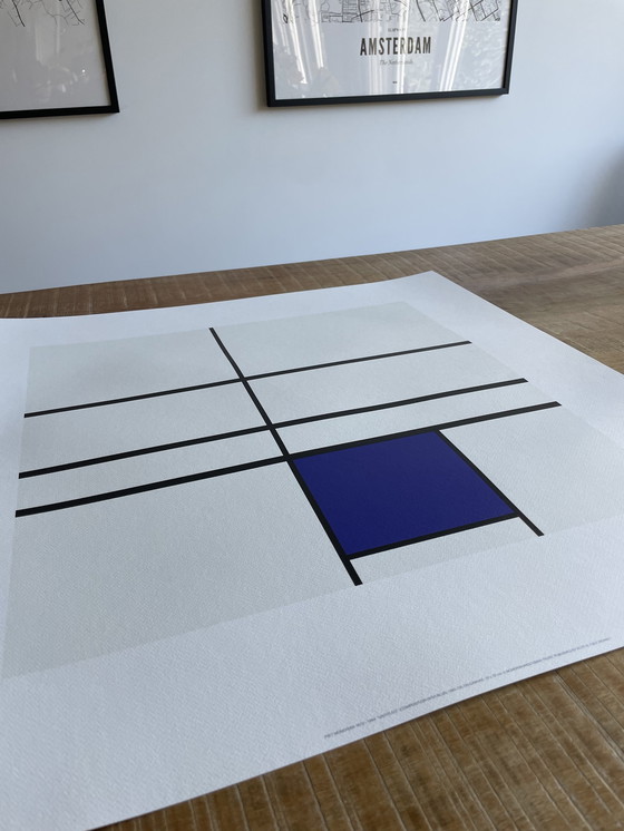 Image 1 of Piet Modrian (1872-1944), Compositie met blauw, 1935, Copyright MondrianHoltzman Trust, Gedrukt in Italië